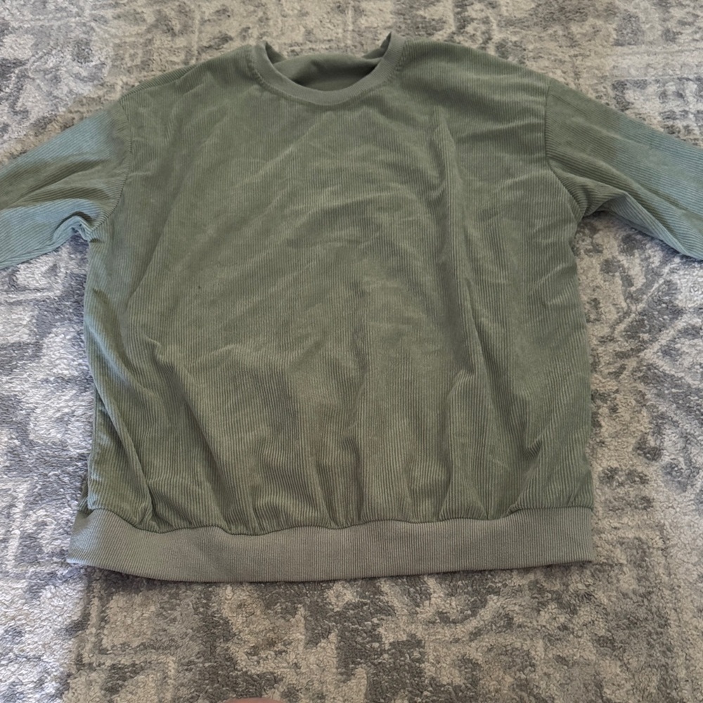 Women’s crewneck sweater